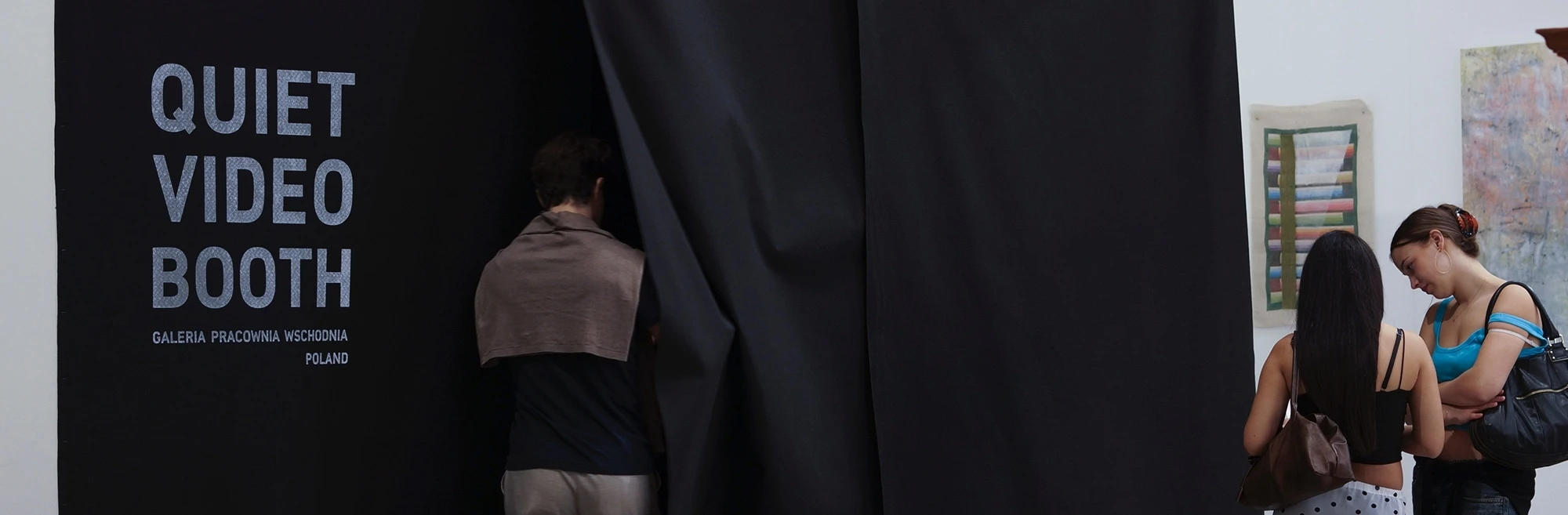 QUIET VIDEO BOOTH